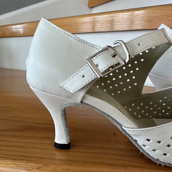 white leather heels 37.5 
heel height 8 cm - Picture 2 of 3
